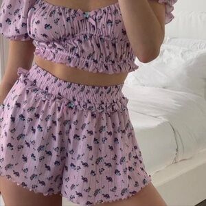 for love and lemons lola pointelle floral ruffled  shorts size small
